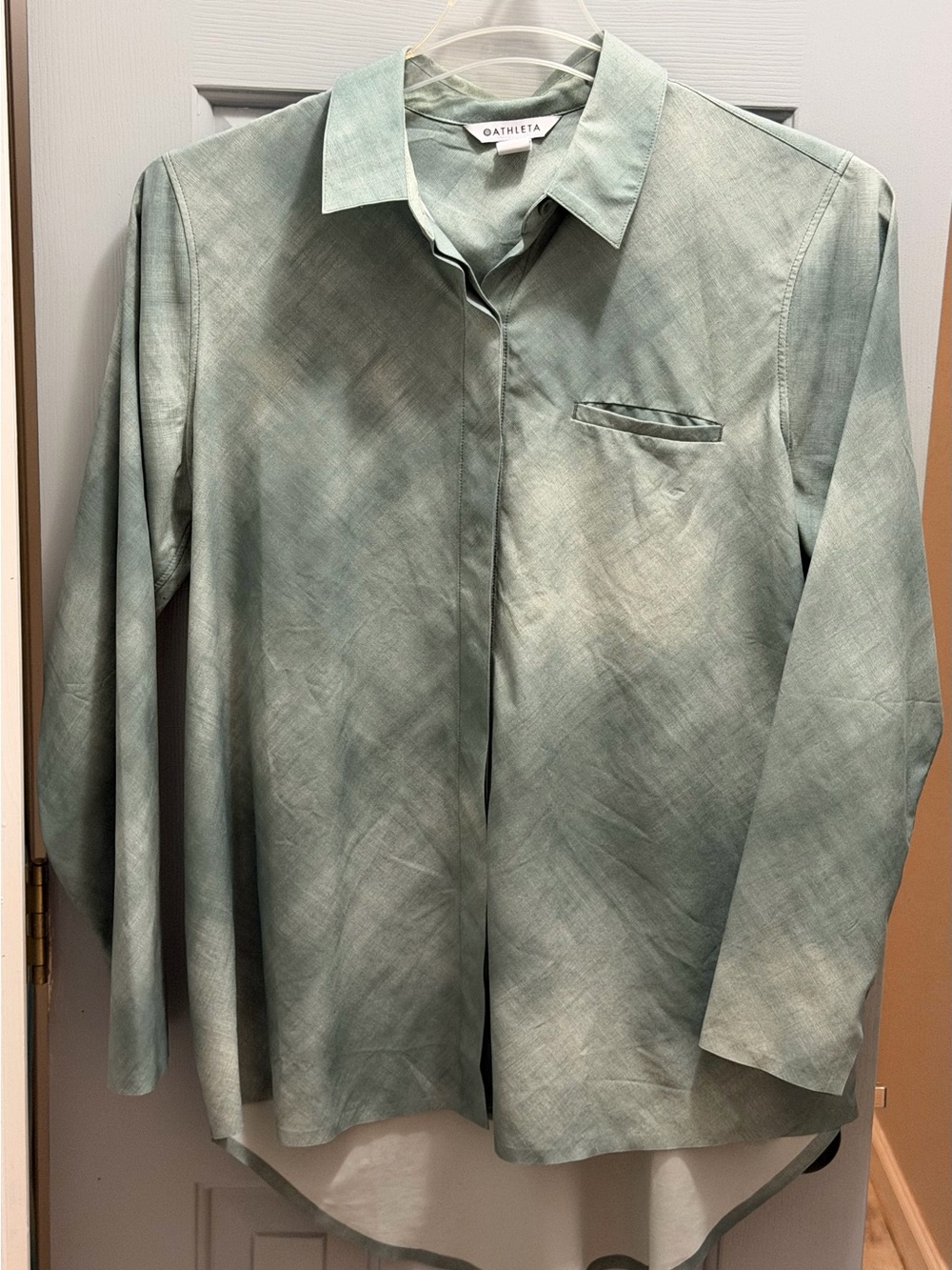 Athleta Tunic Length Tailored Blouse Large Long Sleeves Hidden Buttons Seafoam